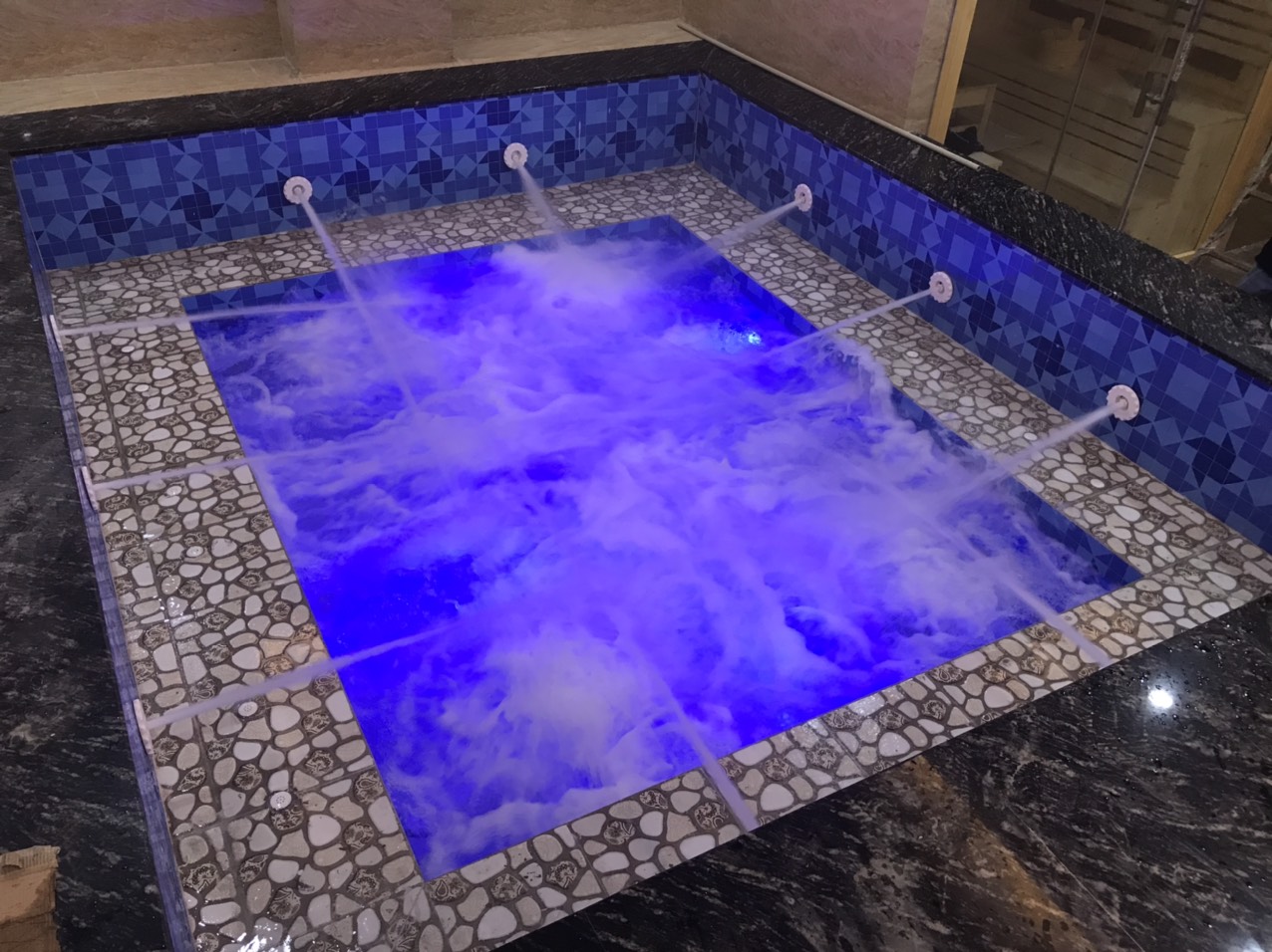 Bể sục xây (bể sục jacuzzi) 01